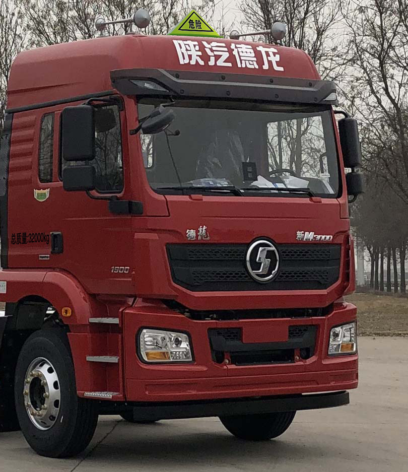 31方陜汽前四后八鋁合金運油車